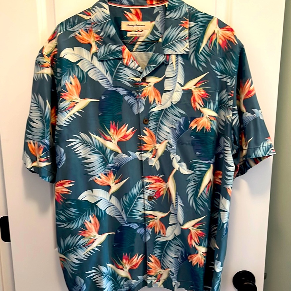 Just like new, work twice. Tommy Bahama Hawaiian style shirt.